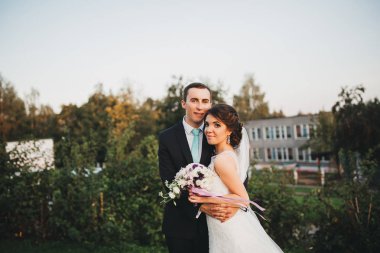 Mutlu gelin ve damat düğünlerinde