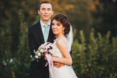 Mutlu gelin ve damat düğünlerinde