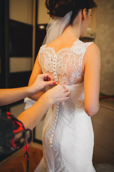 Happy bridal morning. Bride getting ready. — Stock Photo, Image