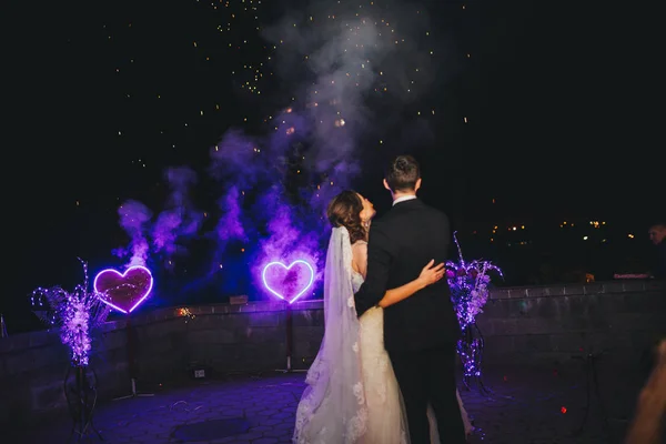 Brautpaar bei der Hochzeit — Stockfoto