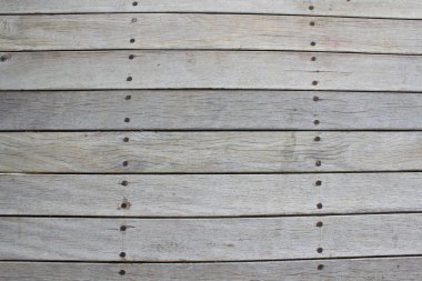 Eski ahşap vidalar ile