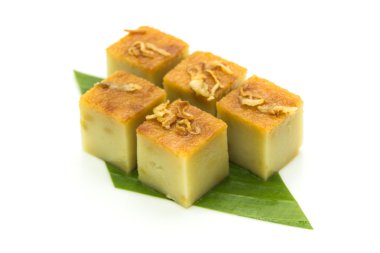 Tay tatlı yapılmış yumurta ve Hindistan cevizi sütü