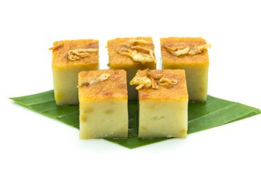 Tay tatlı yapılmış yumurta ve Hindistan cevizi sütü