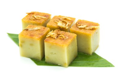 Tay tatlı yapılmış yumurta ve Hindistan cevizi sütü