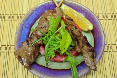 Marine susam sığır eti şiş ızgara