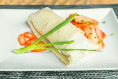 Sığır eti burito kimchi ile