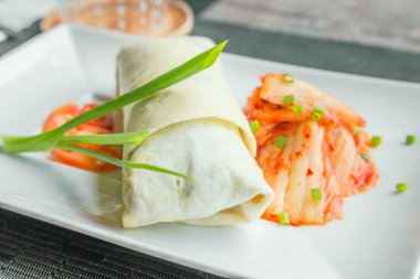 Sığır eti burito kimchi ile