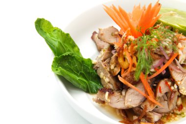 Izgara domuz deniz ürünleri sos ile