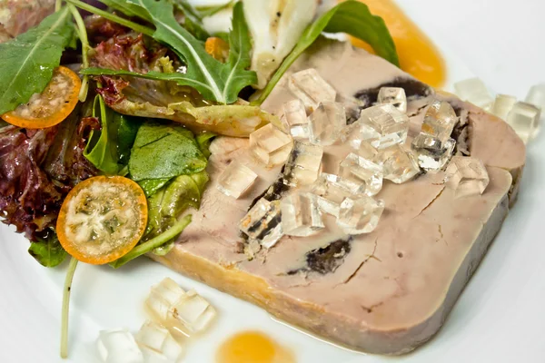 Foie gras tranché à la sauce — Photo