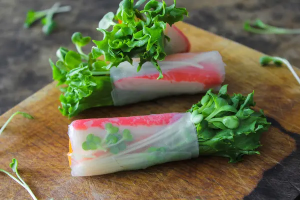 Salade roll groenten en krab stok — Stockfoto