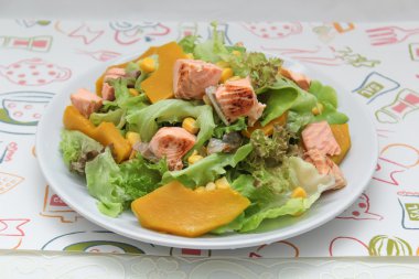 hidroponic ile Somon salata