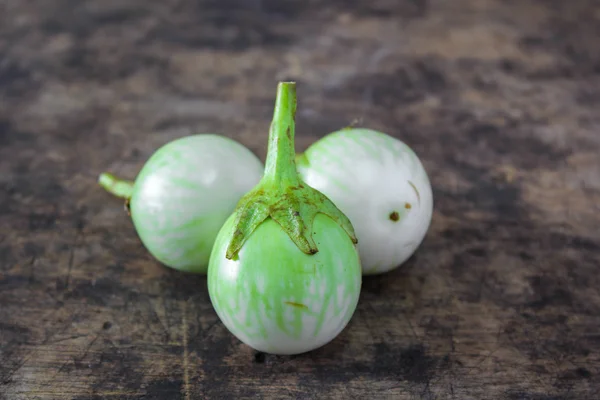 Thai eggplant on wooden background — Stock Photo, Image