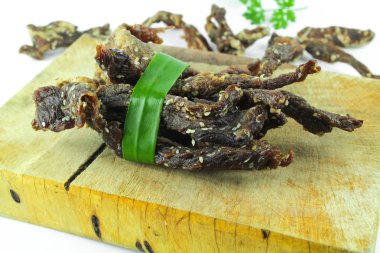 kurutulmuş sığır - ev yapımı kuru baharatlı et iyileştirdi.