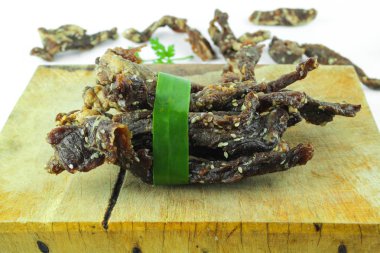 kurutulmuş sığır - ev yapımı kuru baharatlı et iyileştirdi.