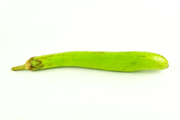 Légume d'aubergine vert isolé sur fond blanc — Photo