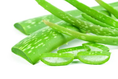 Aloe Vera (Aloe barbadensis Mill., Star kaktüs, Aloe, Aloin, Jafferabad veya Barbados) Cilt bakımı için çok yararlı bir bitkisel ilaç dilim