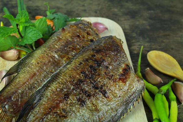 Pesce di serpente alla griglia, cibo e cucina asiatica — Foto Stock