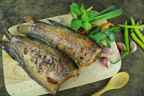 グリル蛇魚、アジアの食糧および料理 — ストック写真