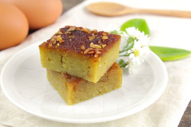 Hindistan cevizi custard yumurta soya ve Hindistan cevizi sütü ile yapılan