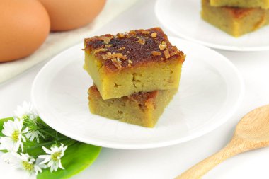 Hindistan cevizi custard yumurta soya ve Hindistan cevizi sütü ile yapılan