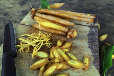 kök malzemeler için Tayland Mutfağı beyaz arka plan üzerinde parmak.