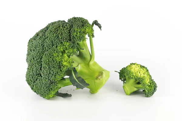 Broccoli crudi biologici verdi sani pronti per la cottura — Foto Stock