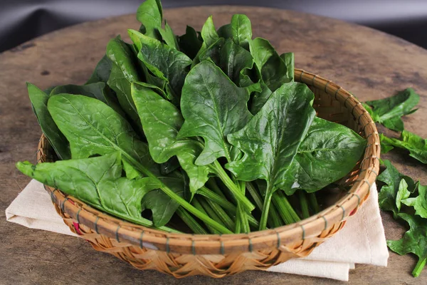 Spinaci freschi, proteine e aminoacidi — Foto Stock