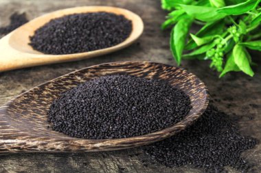 ham fesleğen tohumu, Tay, herb bir müshil olarak sindirime yardımcı olur.