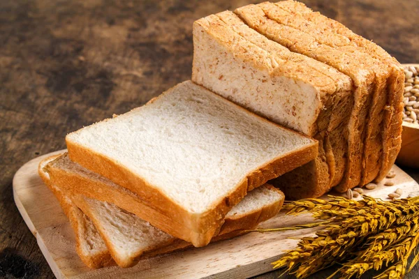 slice brown bread and white bread isolated on background