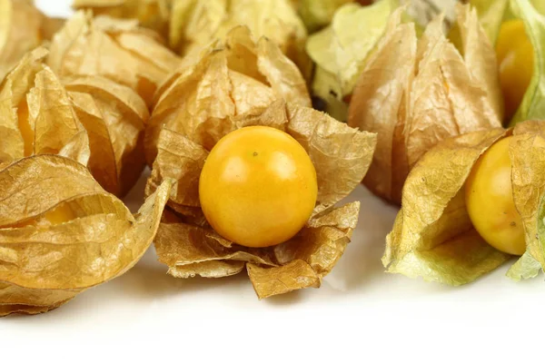 Groselha-espinhosa de capa dourada fresca, physalis — Fotografia de Stock