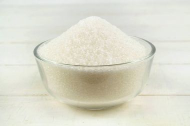 Toz şeker beyaz izole yığını