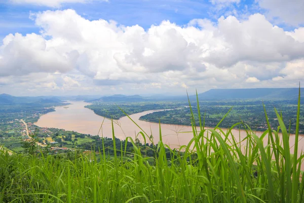 Güzel manzara görünümü Mekong Nehri, Wat Pha Tak Suea Nongkhai, Tayland