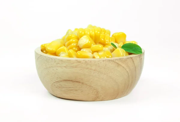 Maïs doux jaune isolé sur fond blanc — Photo