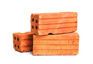 Beyaz arka plan üzerinde eski bir kırmızı tuğla