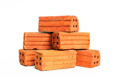 Beyaz arka plan üzerinde eski bir kırmızı tuğla