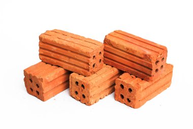 Beyaz arka plan üzerinde eski bir kırmızı tuğla