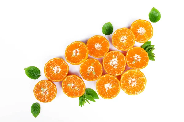 Arancio Fresco Con Pulce Verde Isolata Sfondo Bianco — Foto Stock