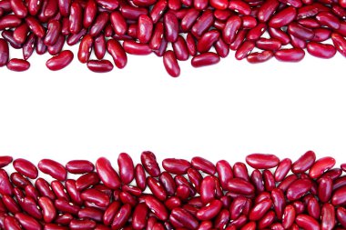 Beyaz zemin üzerine kırmızı börülce izole