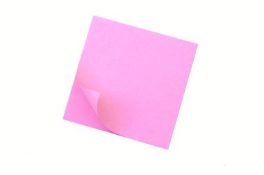 pembe yapışkan not izole beyaz arka plan üzerinde