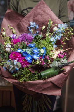 Dahlia, allium, sümbül, eustoma buket