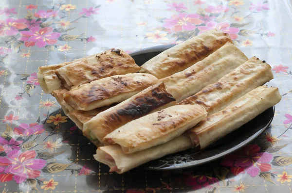 Home Fried Shawarma Uma Placa Preta — Fotografia de Stock