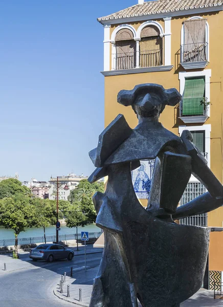 Boğa güreşçisi heykel arkadan görüntülendi?.