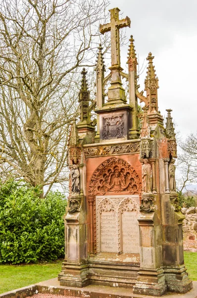 Edinburgh, Storbritannien - April 06 - Rosslyn Chapel Monument — Stockfoto