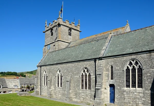 Uitzicht op de Sint-Edwards kerk in het dorpscentrum, Corfe. — Stockfoto