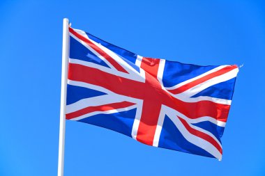 Mavi bir gökyüzü, İngiltere'de karşı Union jack bayrak.