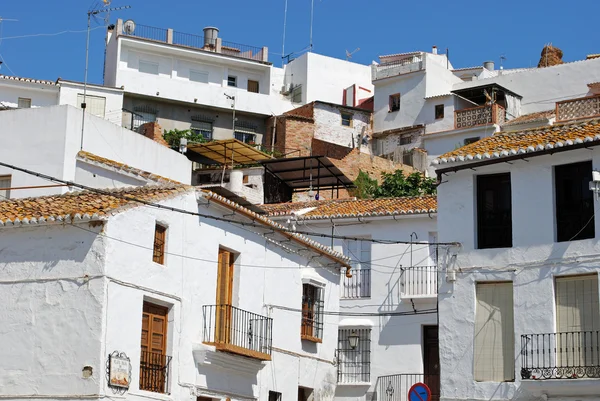 Veduta delle case a schiera nel centro della città, Alora, Spagna . — Foto Stock
