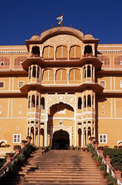 Eingang zum Samodenpalast, Samoden, Indien. — Stockfoto