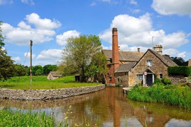 Nehir Göz boyunca Eski Değirmen, Aşağı Katliam.