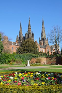 Katedrali anma Gardens, Lichfield görüldü.