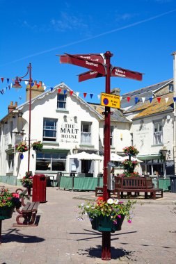 Tabelasını Malt House Pub arkaya, Seaton ile.